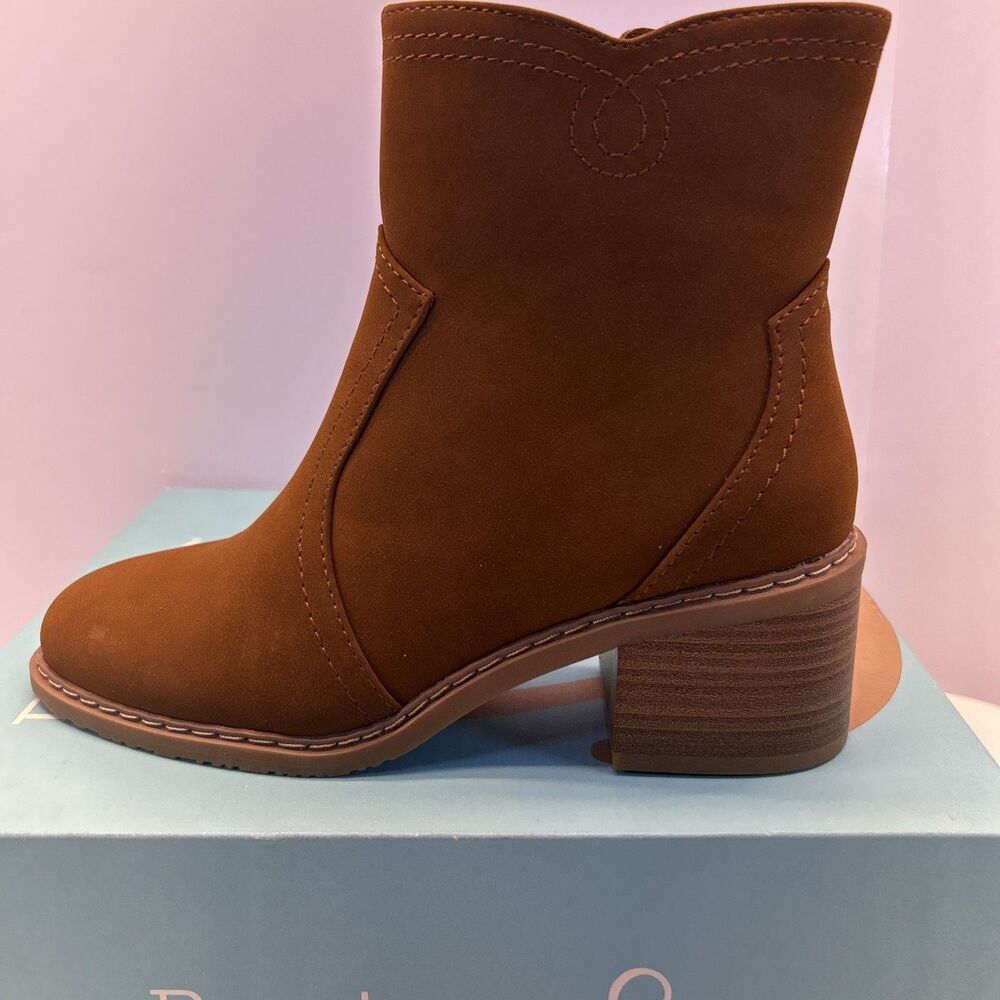 Baretraps Calloway Boots Nutshell Color Side Zip Women Size 8 New in Box